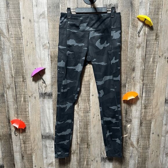 Athleta Contender Camo Leggings 7/8 - Picture 8 of 12